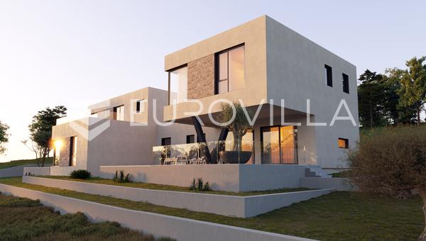 Vodice, luxusní dvojvila s bazénem a výhledem na moře a město