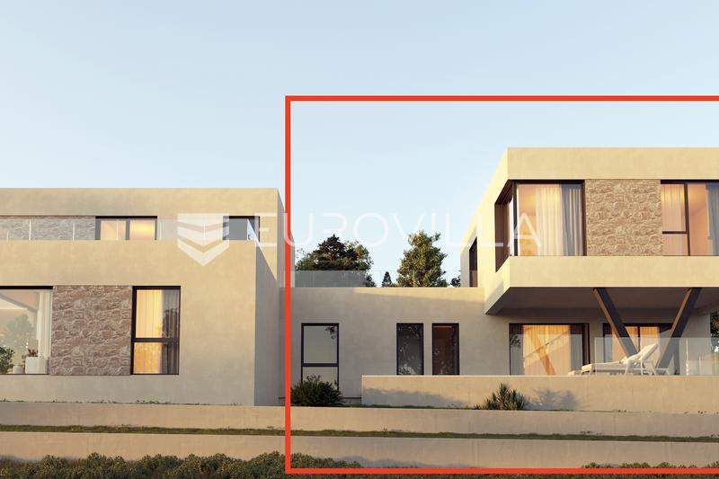 Vodice, luxusní dvojvila s bazénem a výhledem na moře a město - 2