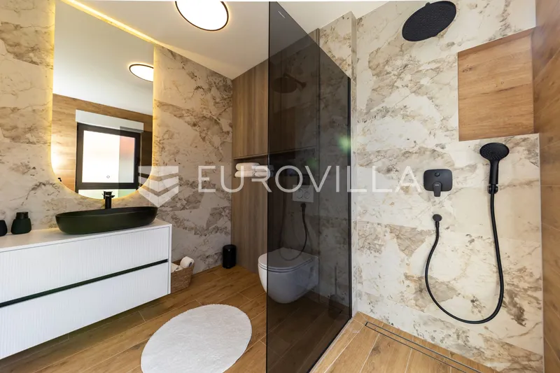 Zadar, Borik, Ekskluzivna novogradnja s privatnim krovnim bazenom 29