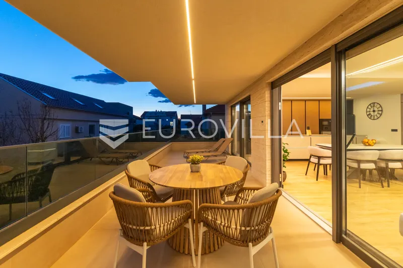 Zadar, Borik, Ekskluzivna novogradnja s privatnim krovnim bazenom 40