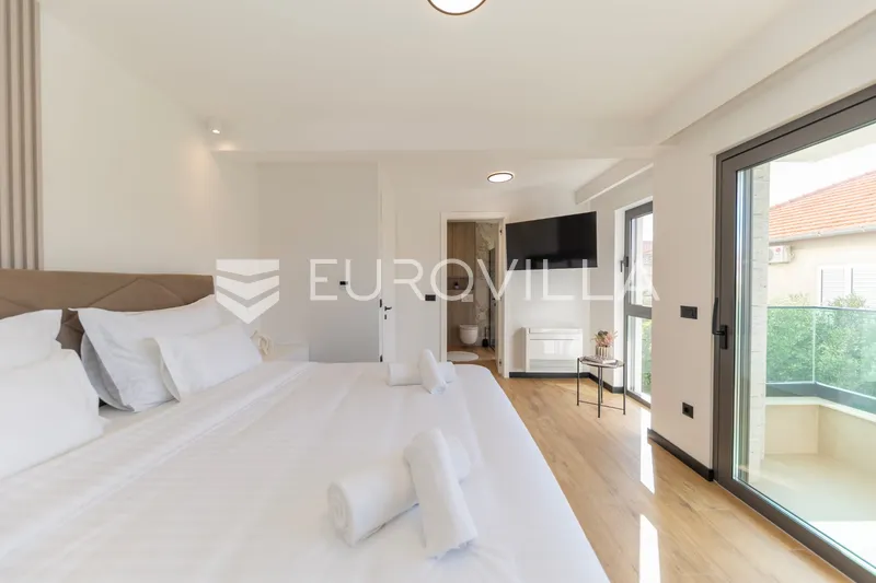 Zadar, Borik, Ekskluzivna novogradnja s privatnim krovnim bazenom 31