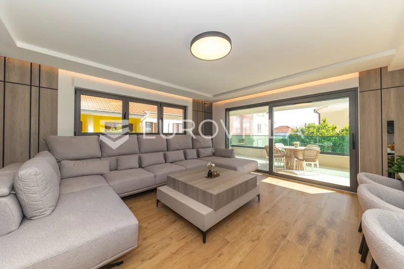 Zadar, Borik, Ekskluzivna novogradnja s privatnim krovnim bazenom 27