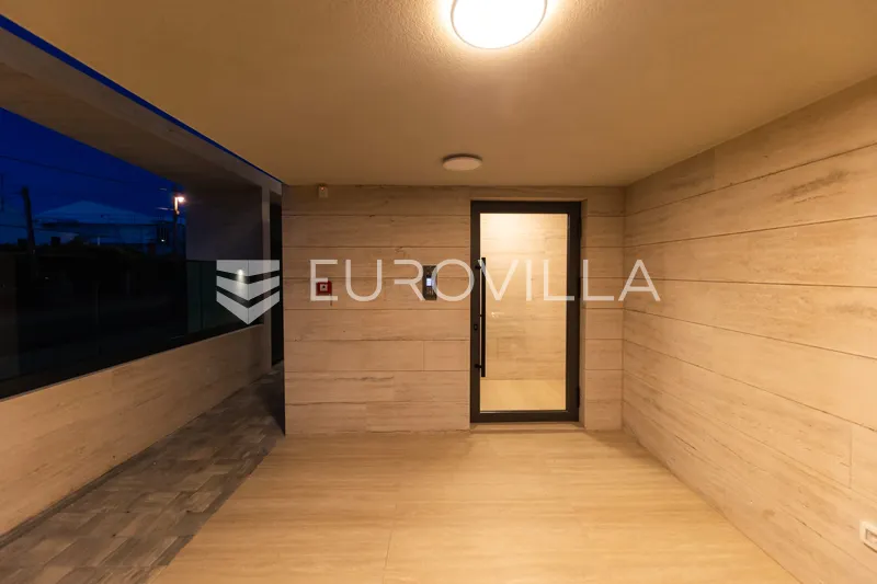 Zadar, Borik, Ekskluzivna novogradnja s privatnim krovnim bazenom 35