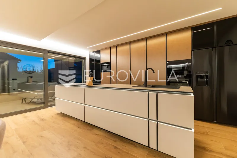 Zadar, Borik, Ekskluzivna novogradnja s privatnim krovnim bazenom 34