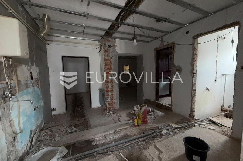 Dakovo, Ház több lakóegységgel és melléképületekkel - 14