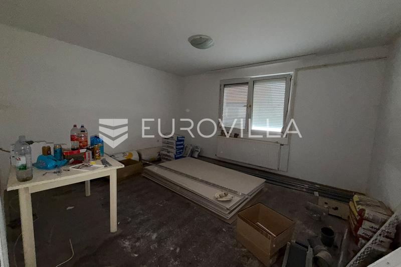 Dakovo, Ház több lakóegységgel és melléképületekkel - 19
