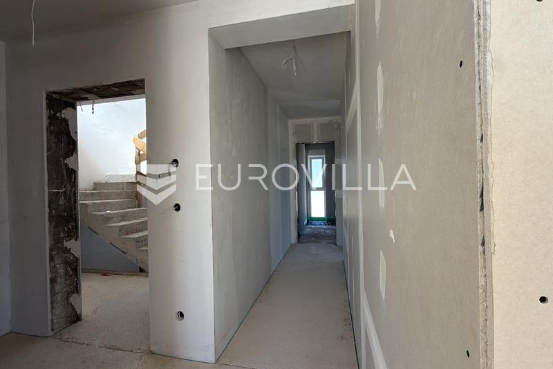 Zadar, Diklovac, kaksio uudiskohteessa kattoterassilla, 117,55 m² - 9
