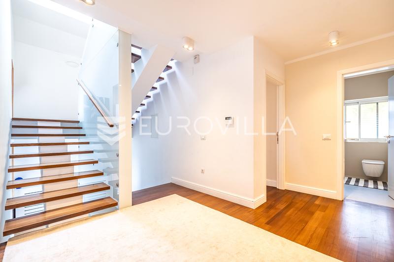 Zágráb, Sestine, gyönyörű modern családi ház 400 m² 1000 m²-es kerttel - 17