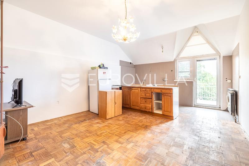Zagreb, Gornja Dubrava, twee-onder-een-kapwoning met twee appartementen, 120 m² - 4