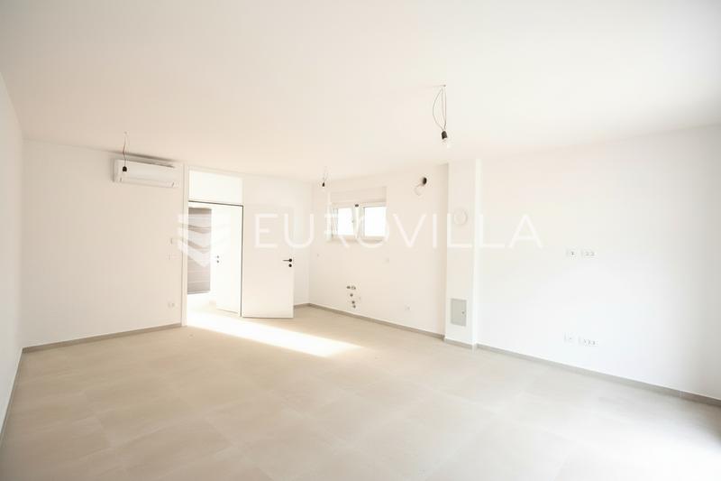 Istrie, Savudrija, séduisante maison jumelée au design moderne - 9