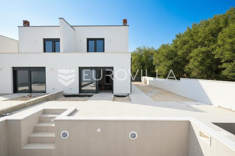 Istrie, Savudrija, séduisante maison jumelée au design moderne - 4
