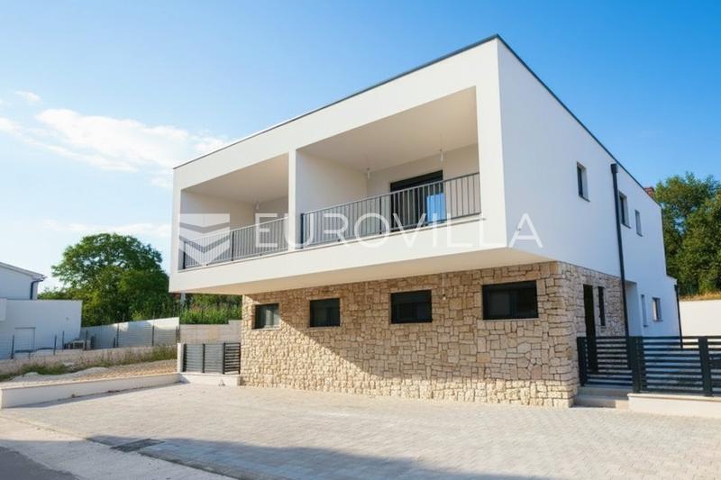 Istrie, Savudrija, séduisante maison jumelée au design moderne - 2