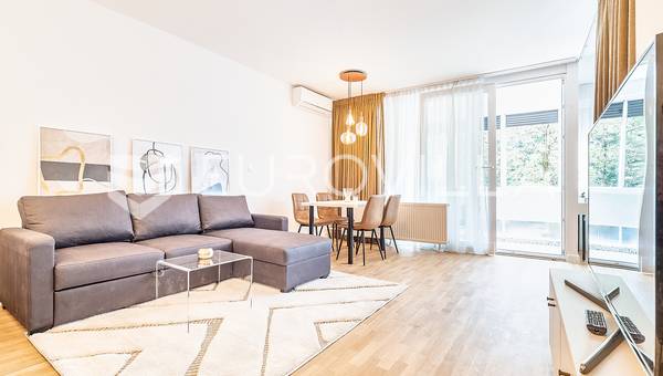 Zágráb, Britanski trg, stúdiólakás 50 m² loggiával, bérlés