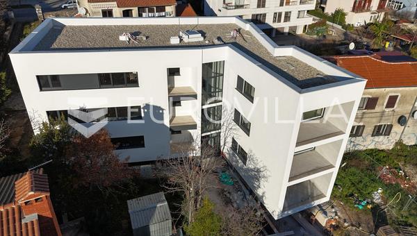 Istria, Rovinj, Kolmen makuuhuoneen huoneisto 1. kerroksessa 99,90 m²