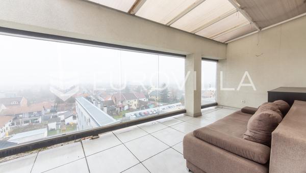Osijek, Novi grad, Garajı ve Asansörü Olan 166 m² Penthouse (Ofis Olarak Kullanıma Uygun)
