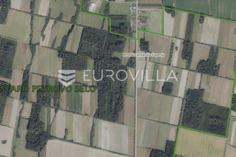Staro Petrovo Selo - Terreno comercial de 31.194 m² con una nave de 894 m². - 2