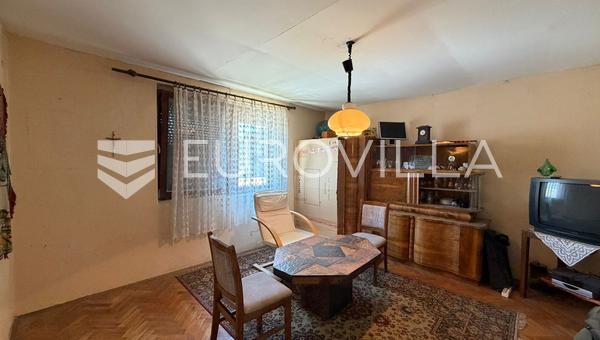 Đakovo, Centar, prizemnica na atraktivnoj lokaciji, 120 m²