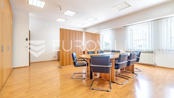 Zagreb, Savica, Šanci, poslovna zgrada uredsko skladišne namjene 280 m²