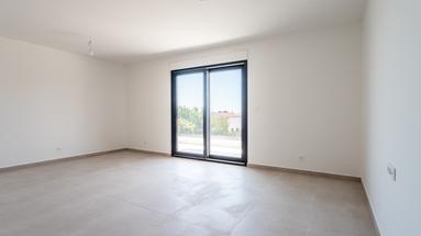 Ciovo, Okrug Gornji - appartement de deux pièces avec deux balcons et un garage