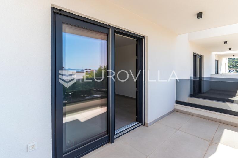 Ciovo, Okrug Gornji - apartamento de dois quartos com duas varandas e garagem - 5