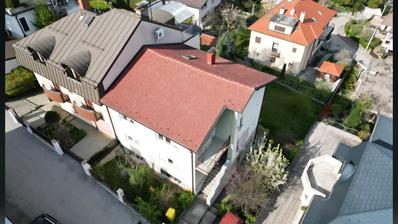 Zagreb, Mlinovi, fremragende familiehus på 300 m² på en grund på 518 m², åben panoramaudsigt