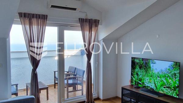 Pobri, 77 m²-es tetőtéri lakás kilátással a Kvarner-öbölre