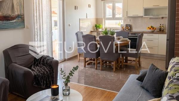 Kaštel Stari, komfortný dvojizbový byt