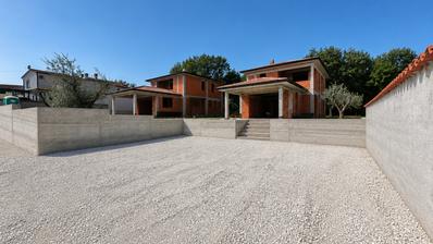 Istria, near Poreč - Roh-Bau Villa with a Swimming Pool, Just 4 km from the Sea