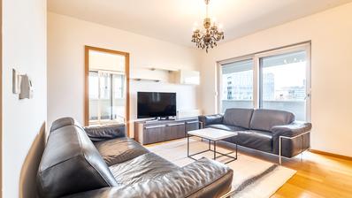 Záhřeb, Zaharovova ulice, komfortní dvoupokojový byt 85 m² a garážové stání