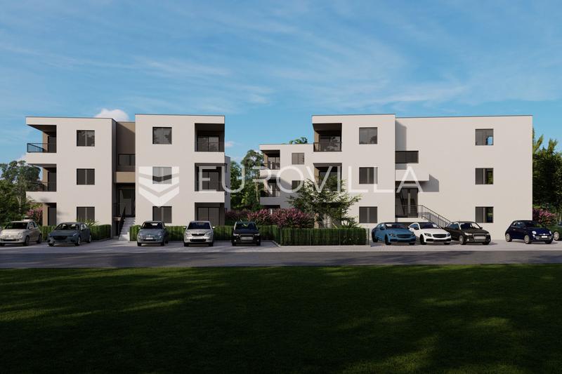 Šibenik, dvosoban stan u prizemlju s terasom i vrtom, 73,66 m²