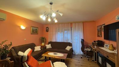 Kusevac, tágas lakó-üzleti kétszintes ház, 175 m²