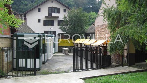 Centro Ilok - Propiedad Comercial / Terreno en Venta