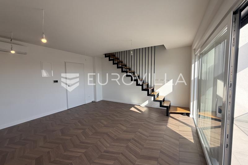 Kaštel Kambelovac, trojizbový byt pripravený na nasťahovanie vo výbornej lokalite - 2