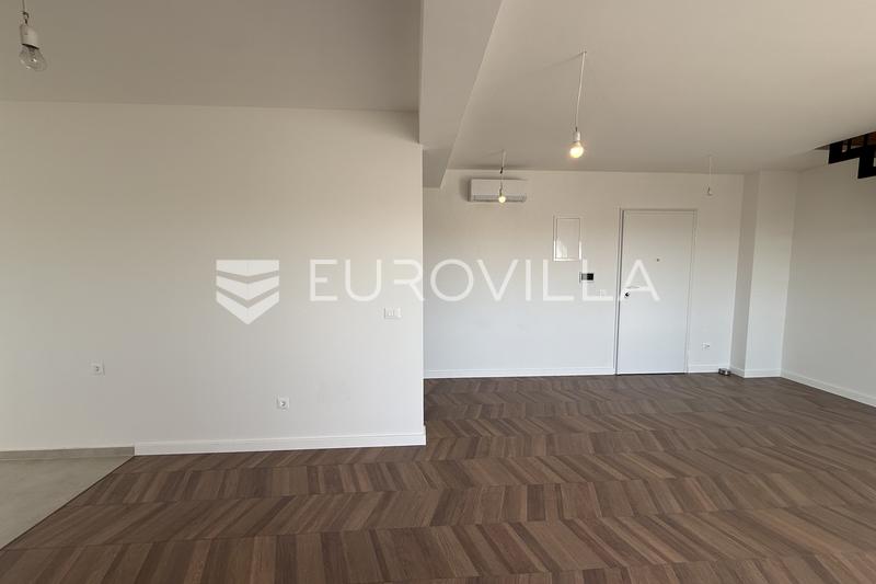 Kaštel Kambelovac, trojizbový byt pripravený na nasťahovanie vo výbornej lokalite - 1