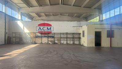 Zagreb, Buzin, 2 Lager- und Produktionshallen, 940 m²
