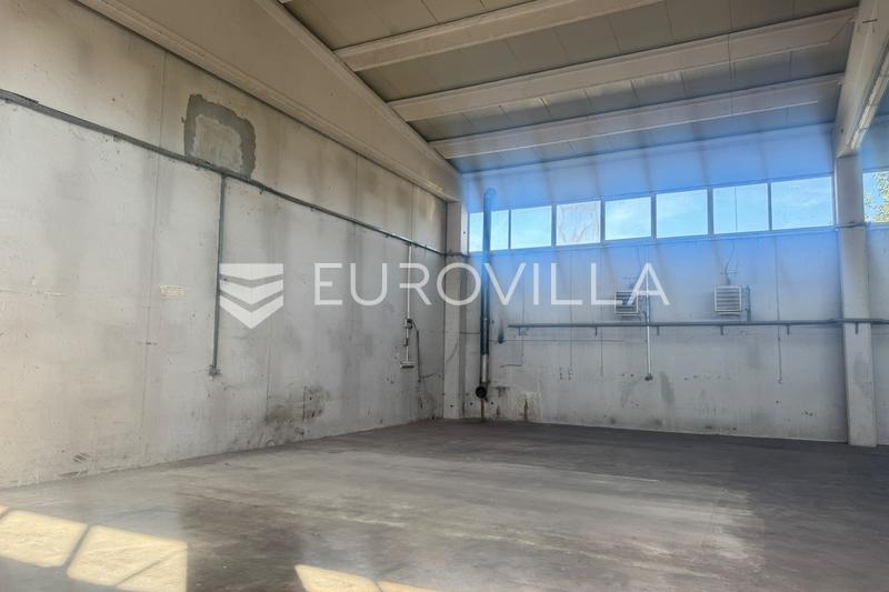 Zagreb, Buzin, 2 skladišno, proizvodne hale, 940 m² - 6