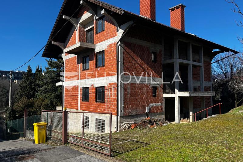 Zagreb, Srebrnjak, hus med tre lejligheder og garager, råbyggeri - 2