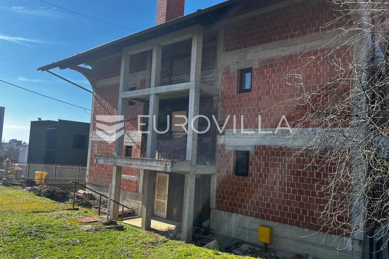 Zagreb, Srebrnjak, hus med tre lejligheder og garager, råbyggeri - 9