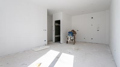 Trogir, mükemmel konumda bahçeli iki yatak odalı daire
