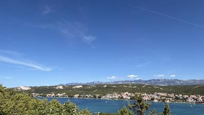 Pag, Stara Novalja - terrain unique de 12 440 m² - première rangée à la mer - près de la plage de Planjka