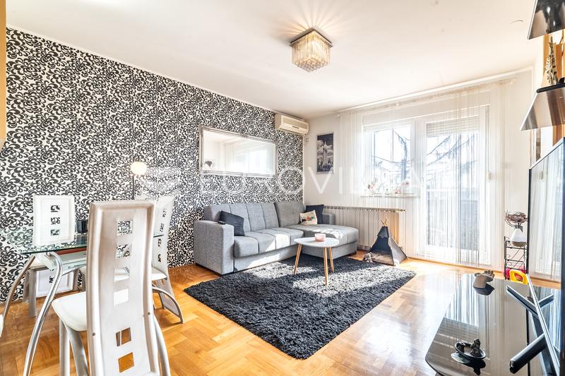 Zagreb, Ilica, one-bedroom apartment 44 m² with parking space