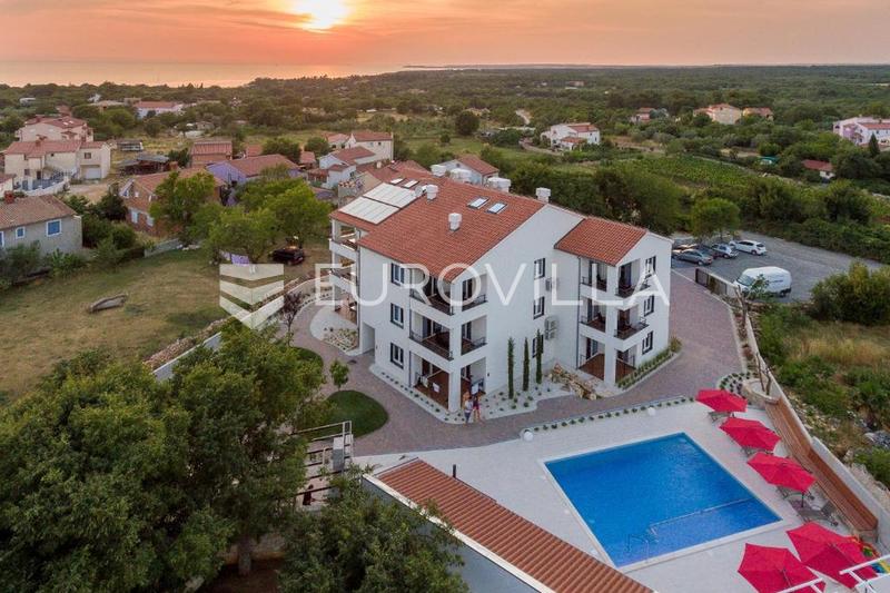 Istra, Peroj, dvosoban stan prizemlje, bazen, parking - 21