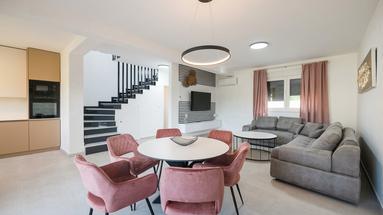 Privlaka - Villa mitoyenne design premium avec piscine privée chauffée et intérieur de luxe