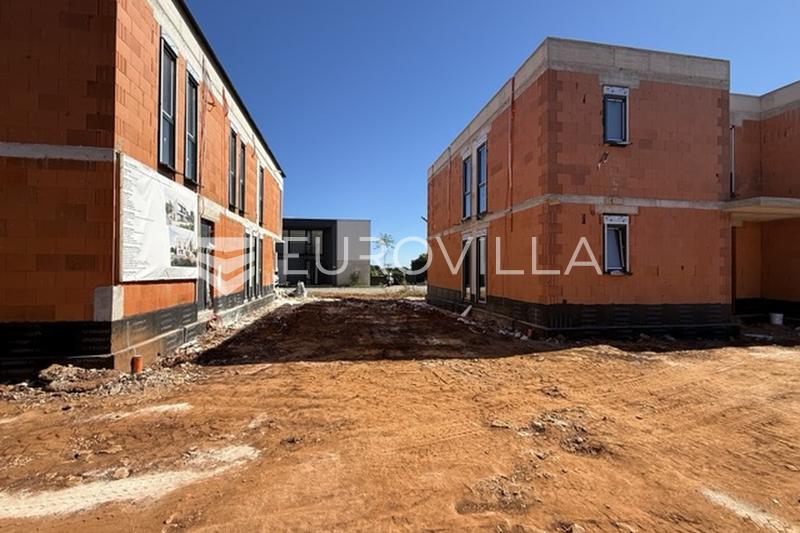 Istria, Ližnjan, elegantný dvojdom, A, so záhradou 111 m² - 24