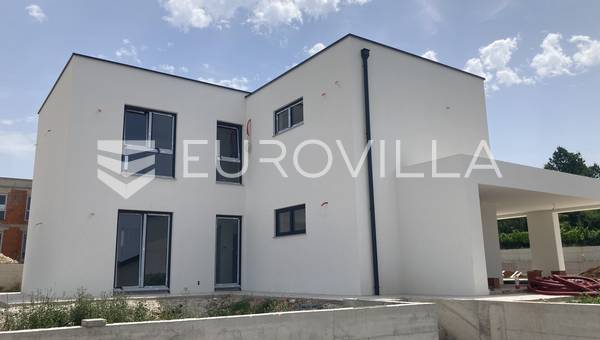Istra Zartinj, nově postavená vila 180m2 s bazénem