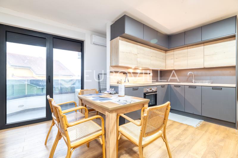 Zaprešić, Centar, moderan trosoban stan 61 m² u novogradnji