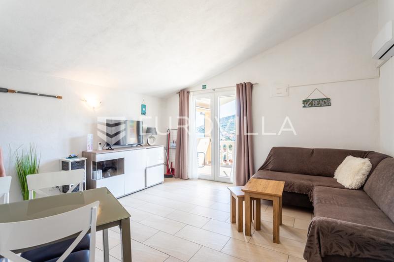 Vinišće, samostojeća apartmanska kuća ukupne površine 259 m2