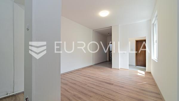 Osijek, Gornji grad - Yeni tadilatlı dubleks daire 80 m²