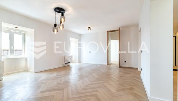 Zagreb, Varsavska, en nylig renovert toromsleilighet på 75 m²