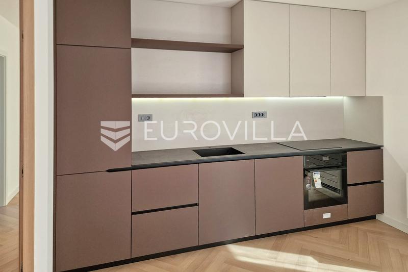 Zagreb, Varsavska, en nylig renovert toromsleilighet på 75 m² - 8